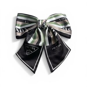 Hair Clip with Iconic Drsign